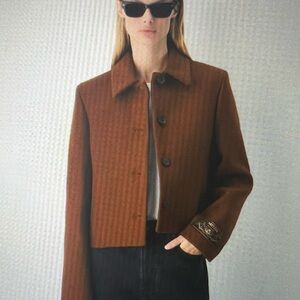 Aritzia Dove Coat - 70% wool 20% nylon 10% cashmere